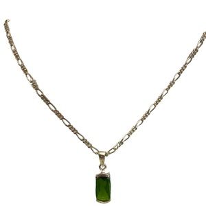 925 Silver Necklace and Pendant set. Green Crystal pendant on a 17 inch chain